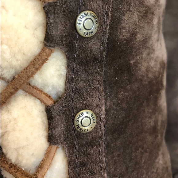 UGG Suede Winter Boots Style Upside - Picture 6 of 8